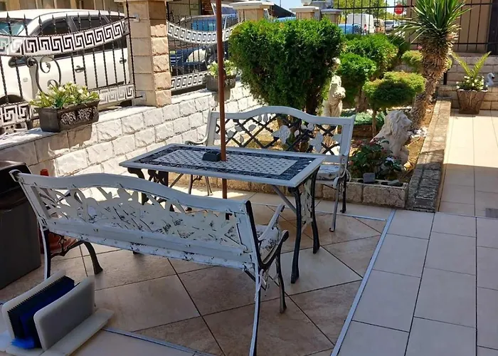 Ξενοδοχείο семеен вермона 2*